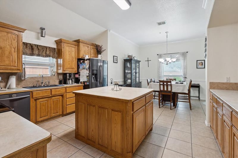 568 Willowview Drive, Saginaw TX 76179 - Photo 11