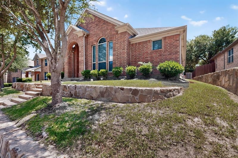 404 Castle Street, DeSoto TX 75115 - Photo 2