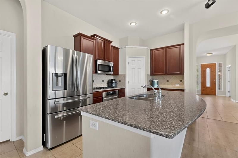 404 Castle Street, DeSoto TX 75115 - Photo 13