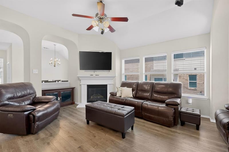 404 Castle Street, DeSoto TX 75115 - Photo 9