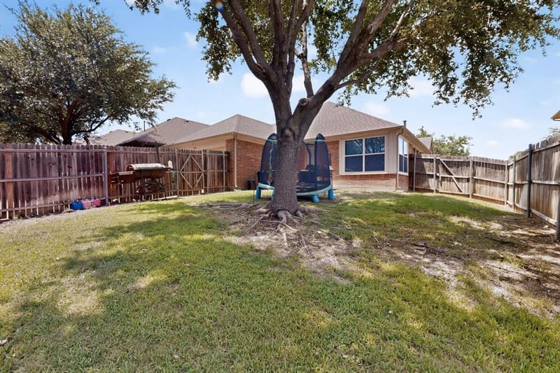 404 Castle Street, DeSoto TX 75115 - Photo 35