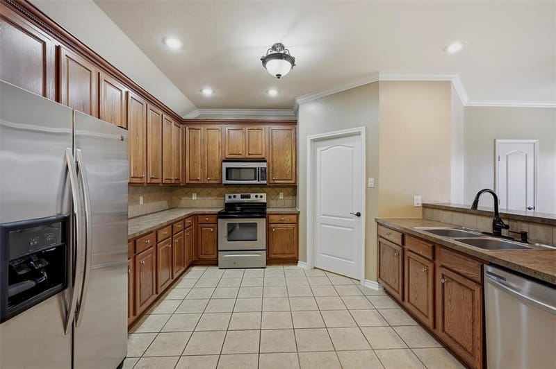 2704 Rex Cruse Drive, Sherman TX 75092 - Photo 13