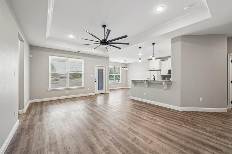 505 S Sky Court, Granbury TX 76049 - Photo 12
