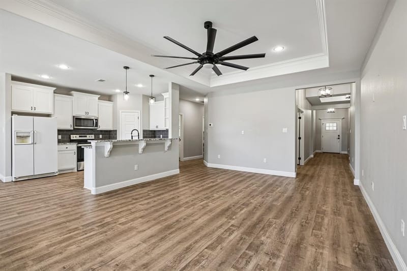 505 S Sky Court, Granbury TX 76049 - Photo 7