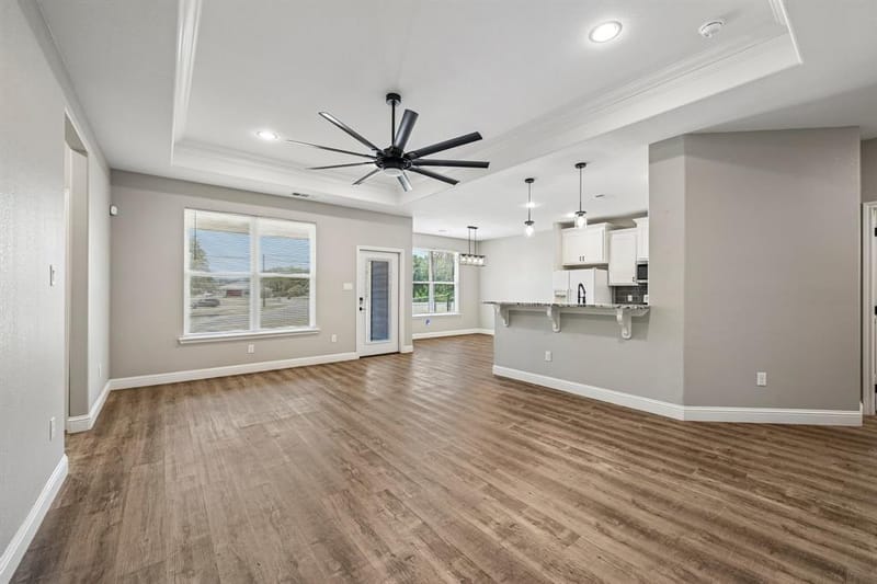 505 S Sky Court, Granbury TX 76049 - Photo 5