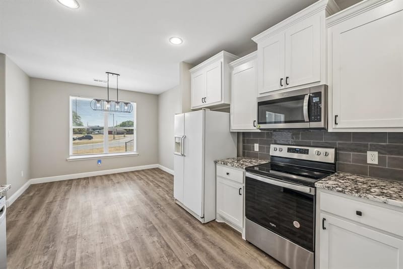 505 S Sky Court, Granbury TX 76049 - Photo 20