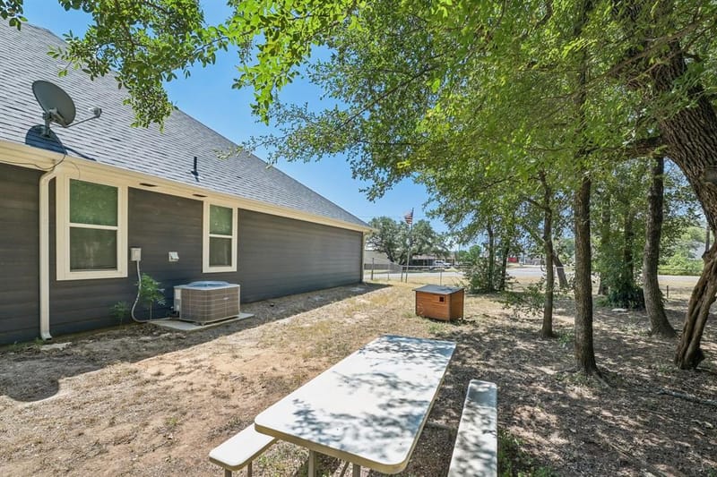505 S Sky Court, Granbury TX 76049 - Photo 33