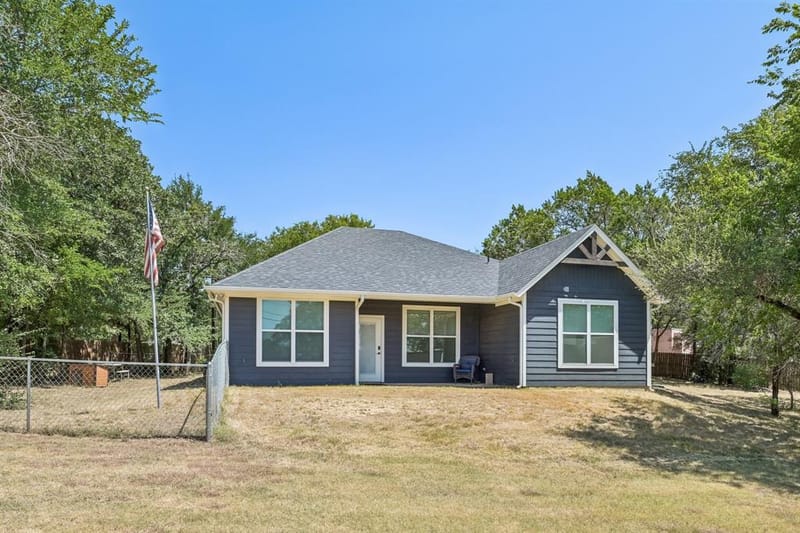505 S Sky Court, Granbury TX 76049 - Photo 35