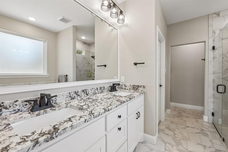 505 S Sky Court, Granbury TX 76049 - Photo 29