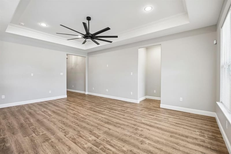 505 S Sky Court, Granbury TX 76049 - Photo 4