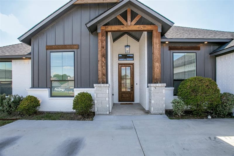 104 Bent Creek Court, Cleburne TX 76033 - Photo 3