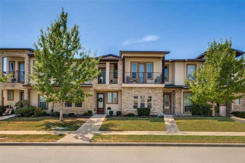 3037 Solana Circle, Denton TX 76207 - Photo 2