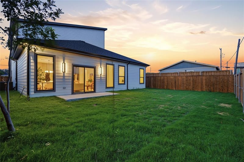 1810 Bickers Street, Dallas TX 75212 - Photo 30