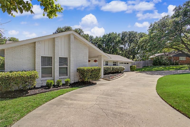 1921 Dakar Road E, Fort Worth TX 76116 - Photo 2