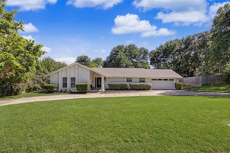 1921 Dakar Road E, Fort Worth TX 76116 - Photo 4