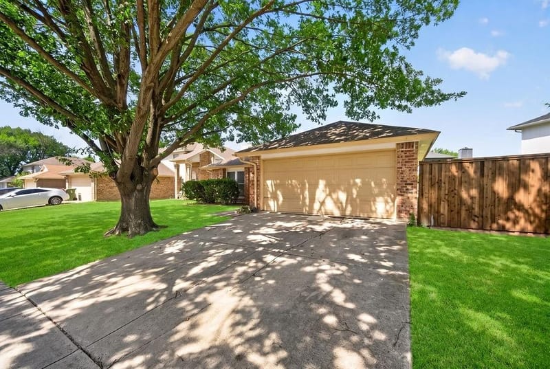 5310 Pocassett Drive, Arlington TX 76018 - Photo 4