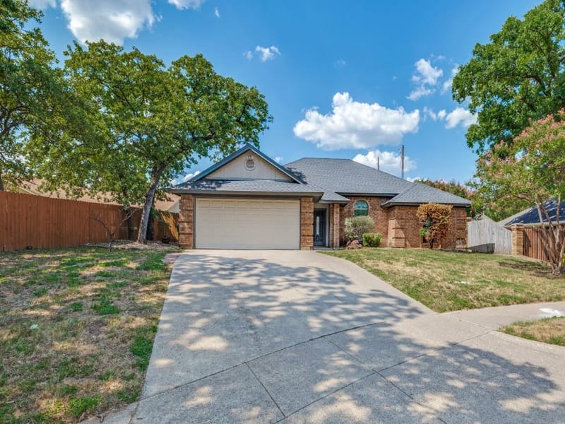 3401 Crescent Court, Bedford TX 76021