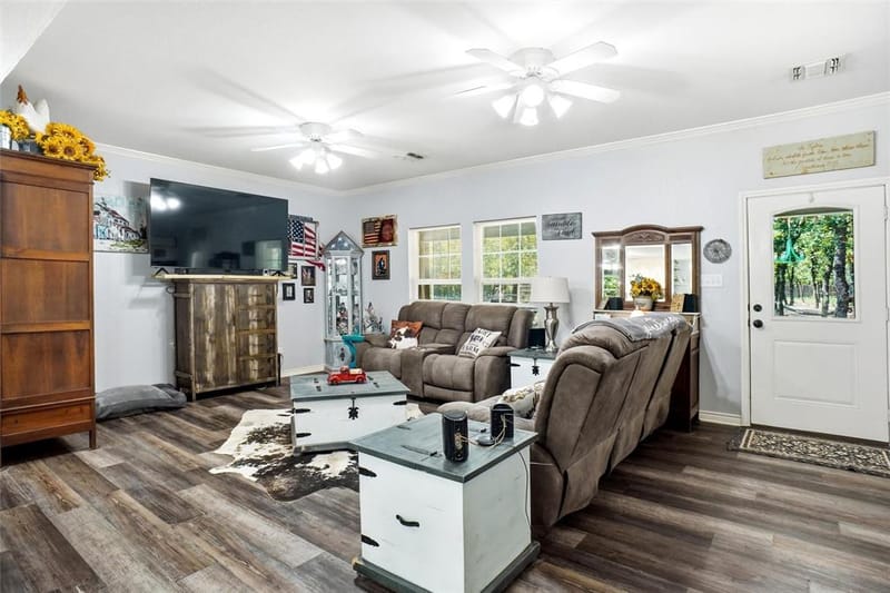 211 Spring Valley Road, Paradise TX 76073 - Photo 6