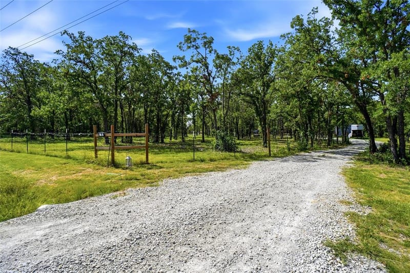 211 Spring Valley Road, Paradise TX 76073 - Photo 15