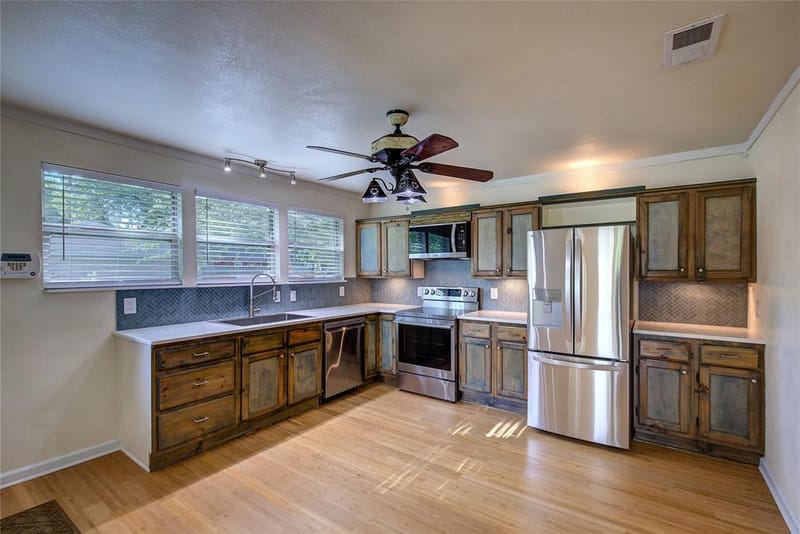 1918 Walworth Street, Greenville TX 75401 - Photo 13