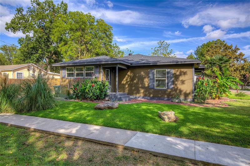 1918 Walworth Street, Greenville TX 75401 - Photo 8