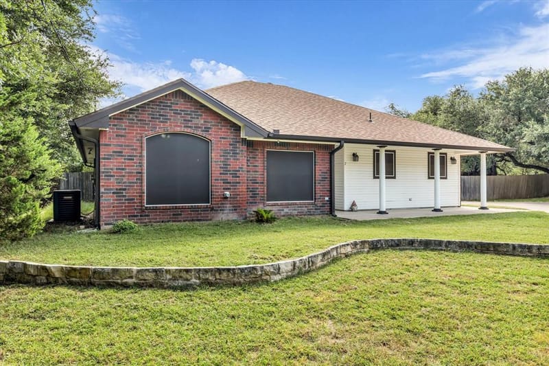 7 Market Loop, Morgans Point Resort TX 76513 - Photo 4