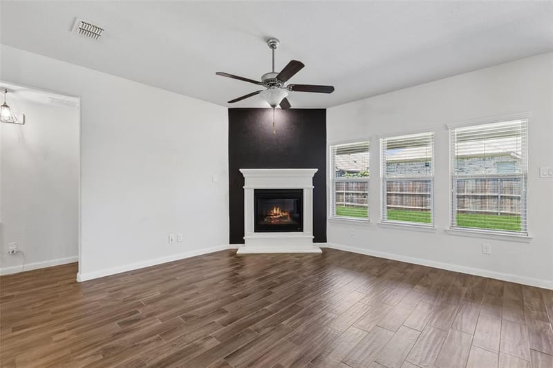 9105 Silver Dollar Drive, Fort Worth TX 76131 - Photo 4