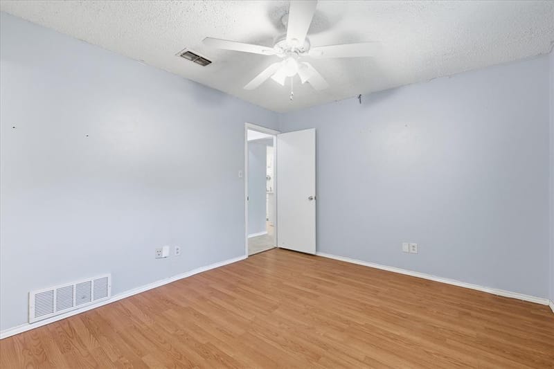 5670 Philadelphia Court, Watauga TX 76148 - Photo 32