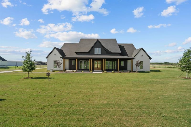 1015 Pilgrim Trail, Weatherford TX 76088 - Photo 2