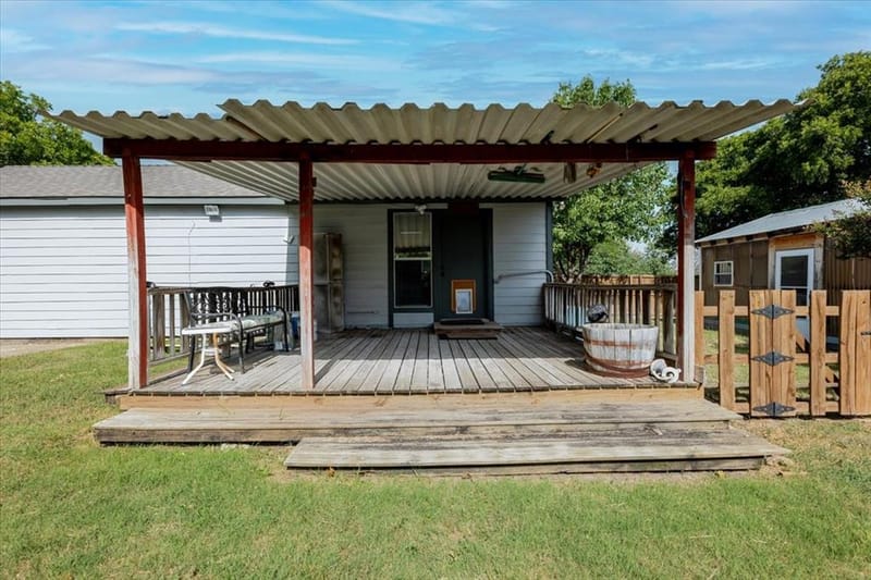 308 Hallvale Drive, White Settlement TX 76108 - Photo 17