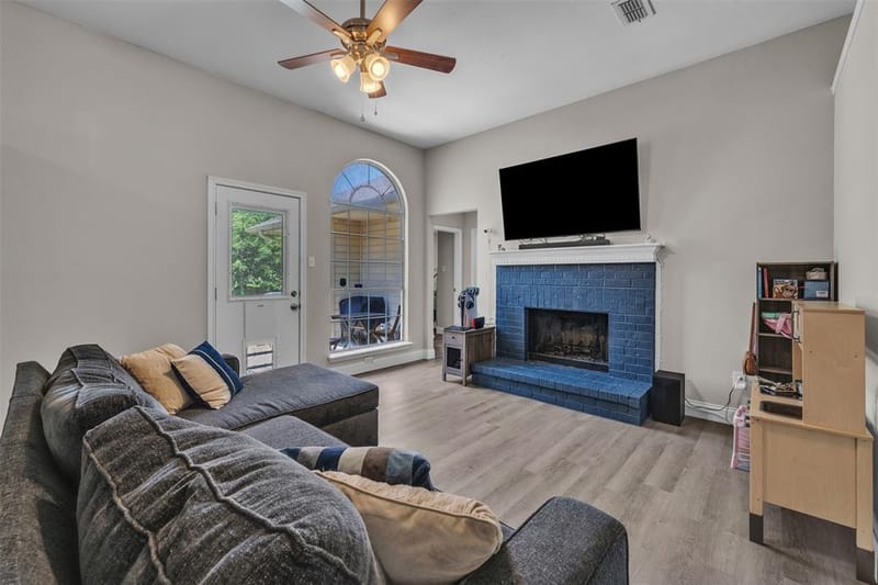 1409 Prentice Street, Arlington TX 76018 - Photo 14