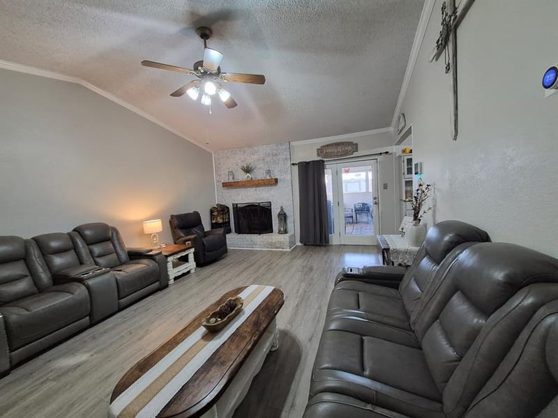 405 W Lindenwood Lane, Hewitt TX 76643 - Photo 7