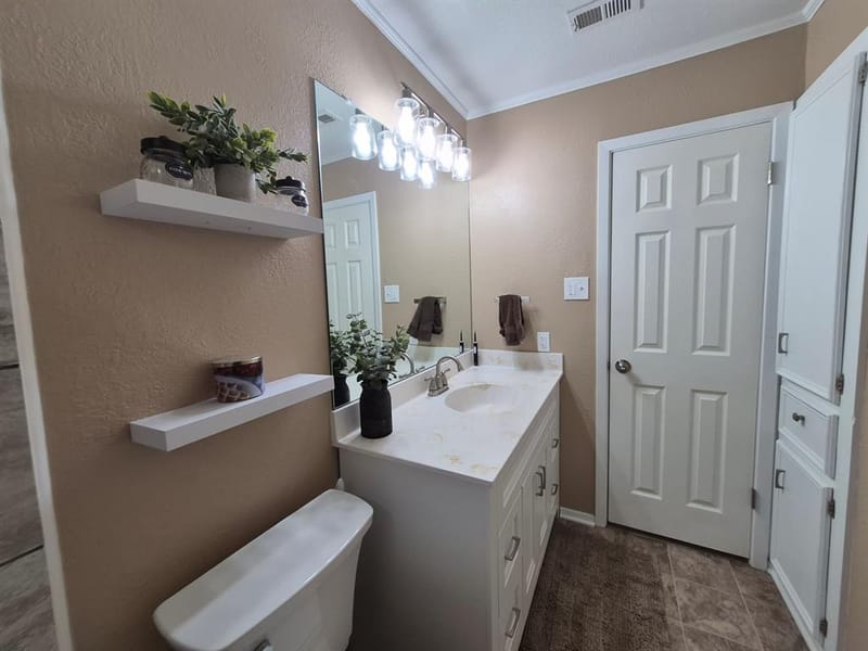405 W Lindenwood Lane, Hewitt TX 76643 - Photo 20