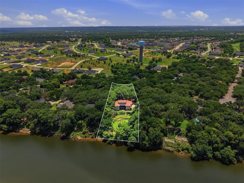 6710 Westover Drive, Granbury TX 76049 - Photo 2