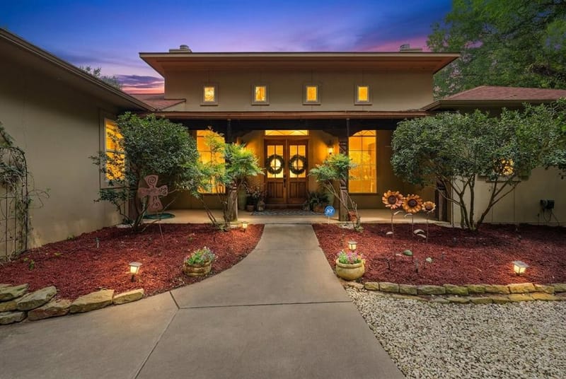 6710 Westover Drive, Granbury TX 76049 - Photo 4