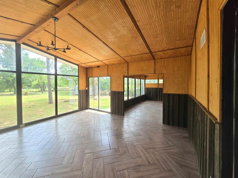 404 W Hillcrest Street, Keene TX 76059 - Photo 13