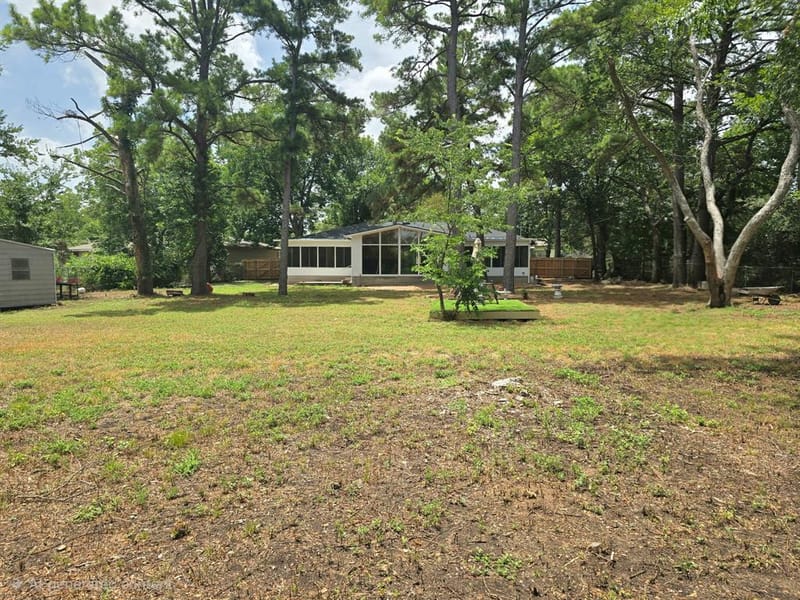 404 W Hillcrest Street, Keene TX 76059 - Photo 19