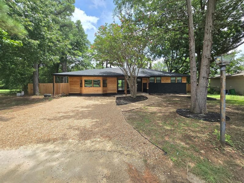 404 W Hillcrest Street, Keene TX 76059 - Photo 29