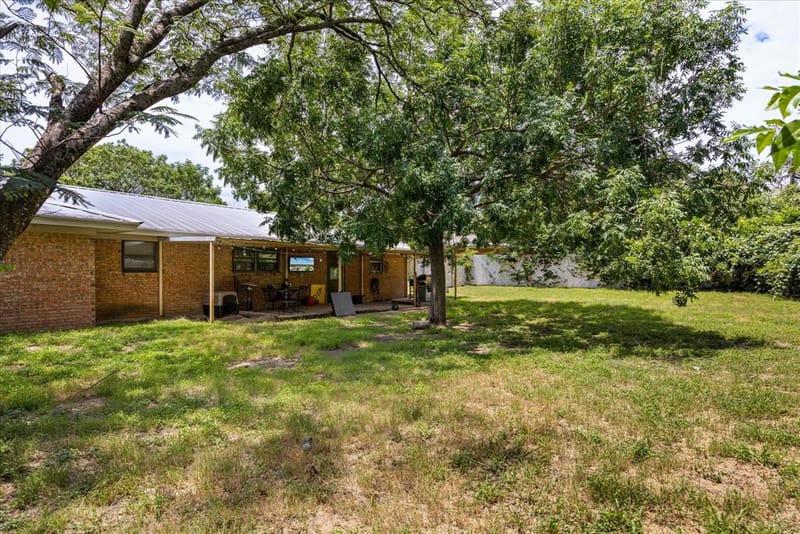 575 N Charlotte Avenue, Stephenville TX 76401 - Photo 22