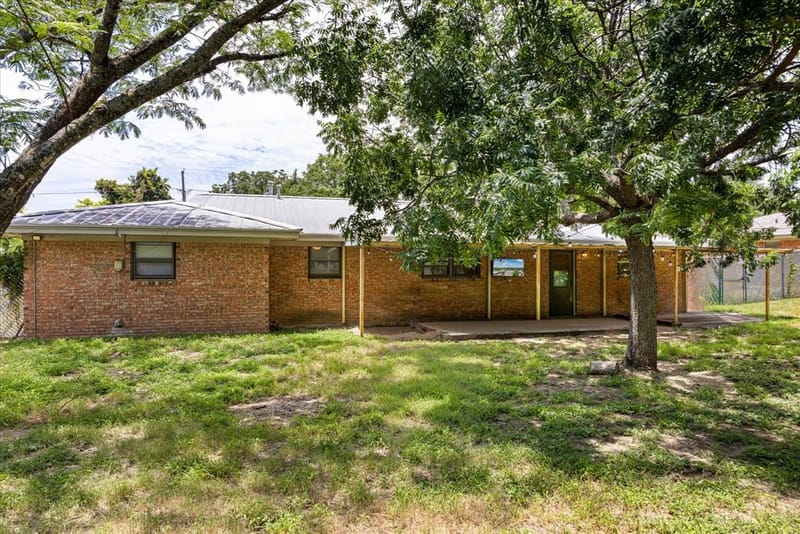 575 N Charlotte Avenue, Stephenville TX 76401 - Photo 20