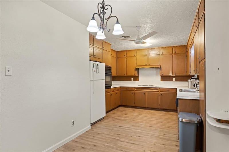 575 N Charlotte Avenue, Stephenville TX 76401 - Photo 9