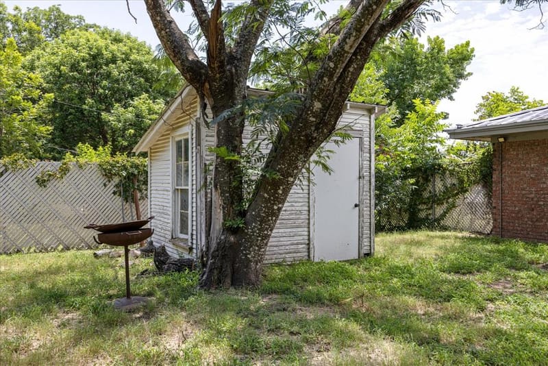 575 N Charlotte Avenue, Stephenville TX 76401 - Photo 24