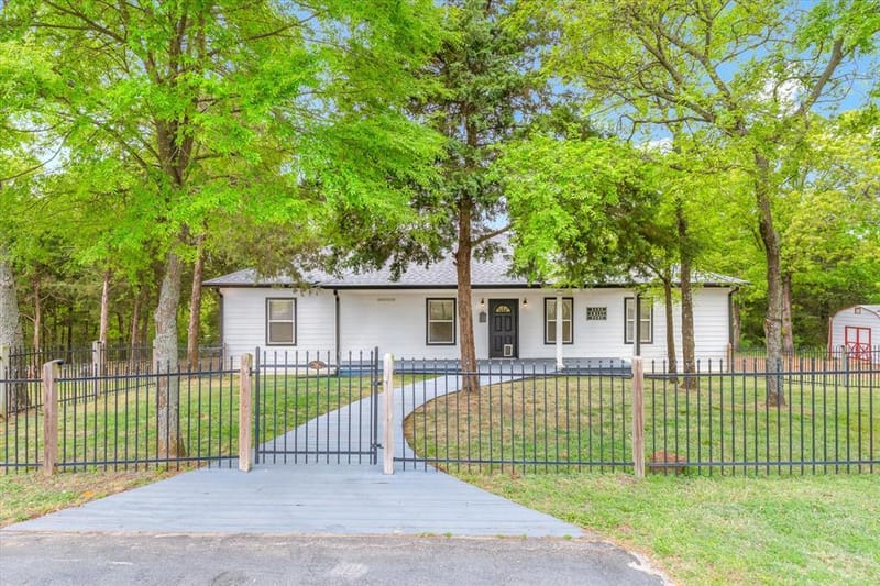 14227 County Road 438, Lindale TX 75771