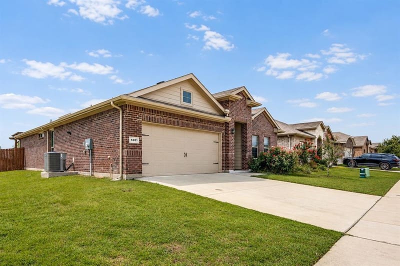 5201 Blue Night Drive, Fort Worth TX 76179 - Photo 2