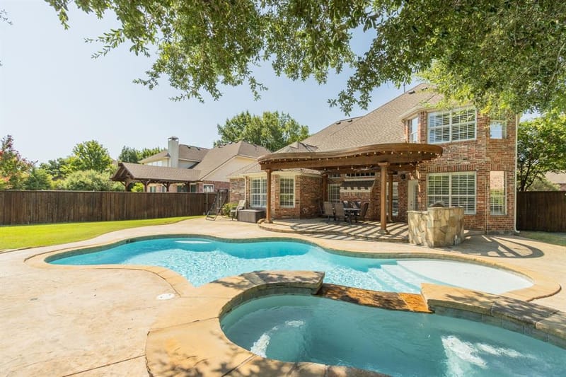 601 Coralberry Drive, McKinney TX 75072 - Photo 2