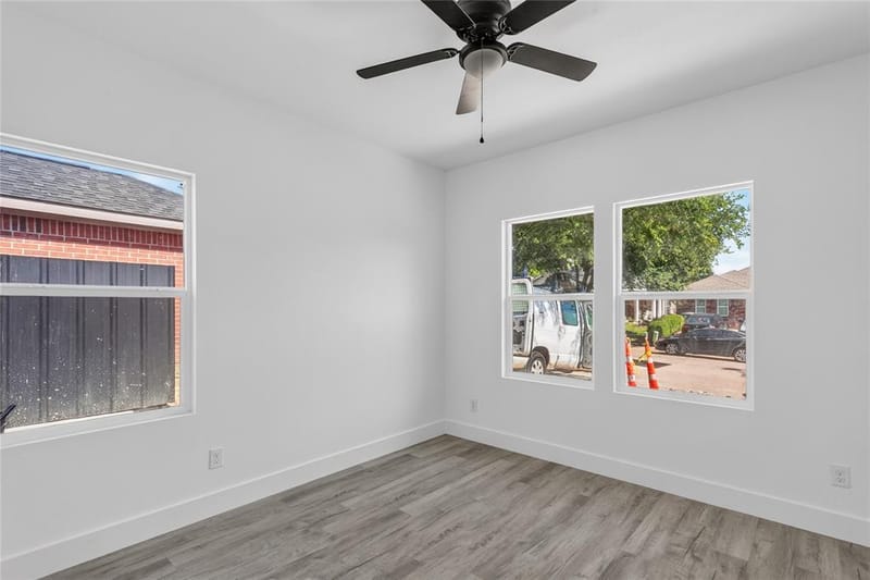 9704 Valley Mills Lane, Dallas TX 75227 - Photo 14