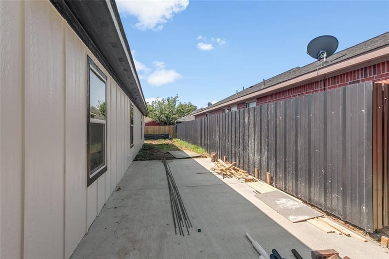 9704 Valley Mills Lane, Dallas TX 75227 - Photo 29
