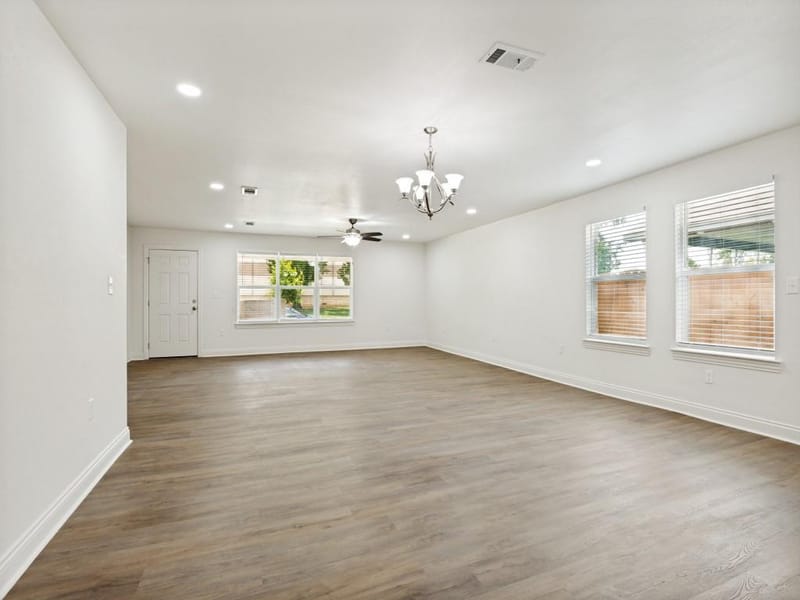 3327 Garden Lane, Dallas TX 75215 - Photo 6