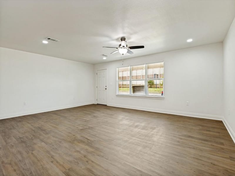 3327 Garden Lane, Dallas TX 75215 - Photo 9