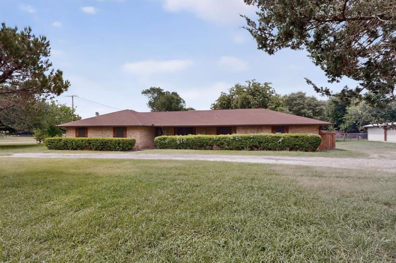 1090 Ashford Lane, Midlothian TX 76065 - Photo 2